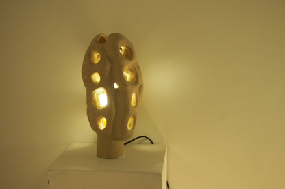 Windsor 3181, Ceramic Sculpture Lamp