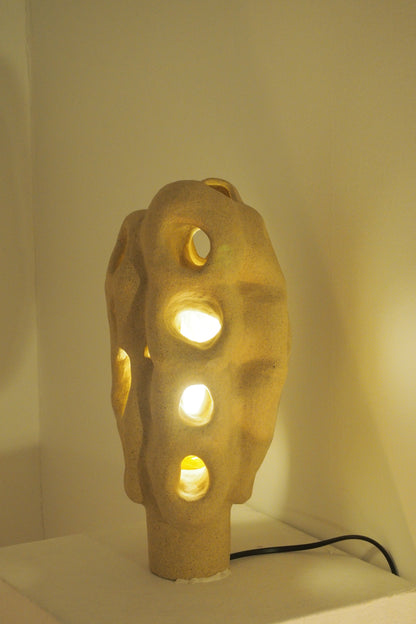 Windsor 3181, Ceramic Sculpture Lamp