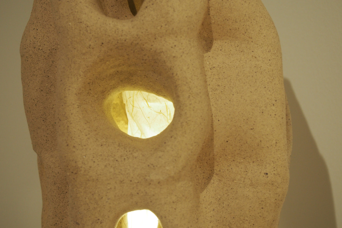 Windsor 3181, Ceramic Sculpture Lamp