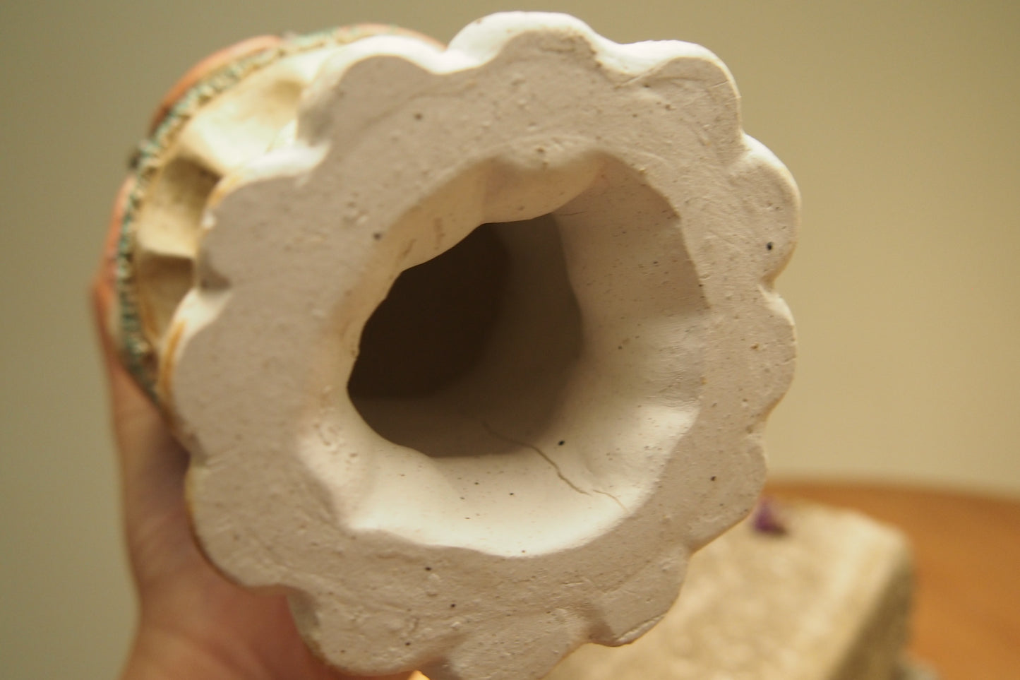 hollow body and crack appear internal on the surface