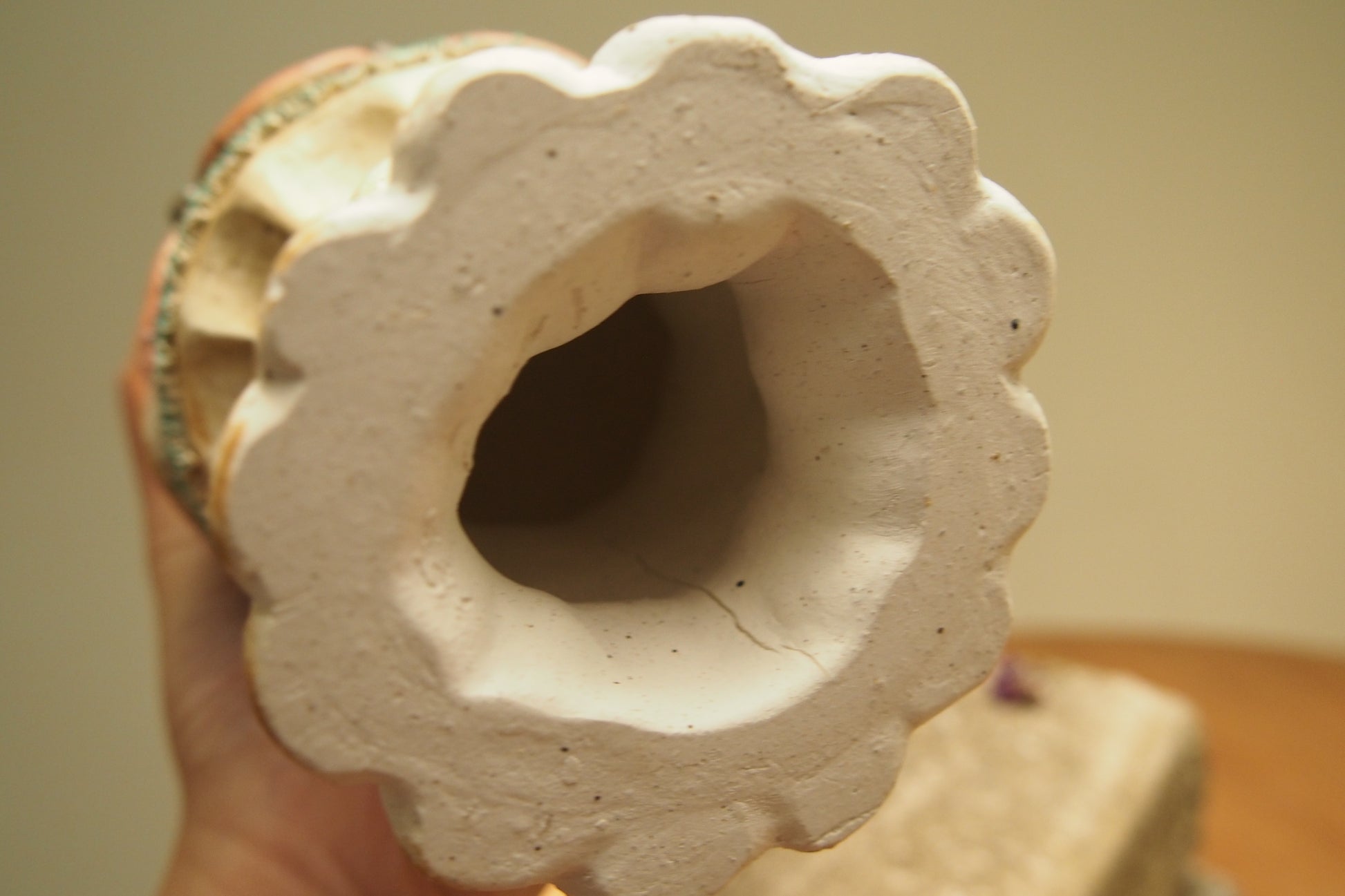 hollow body and crack appear internal on the surface