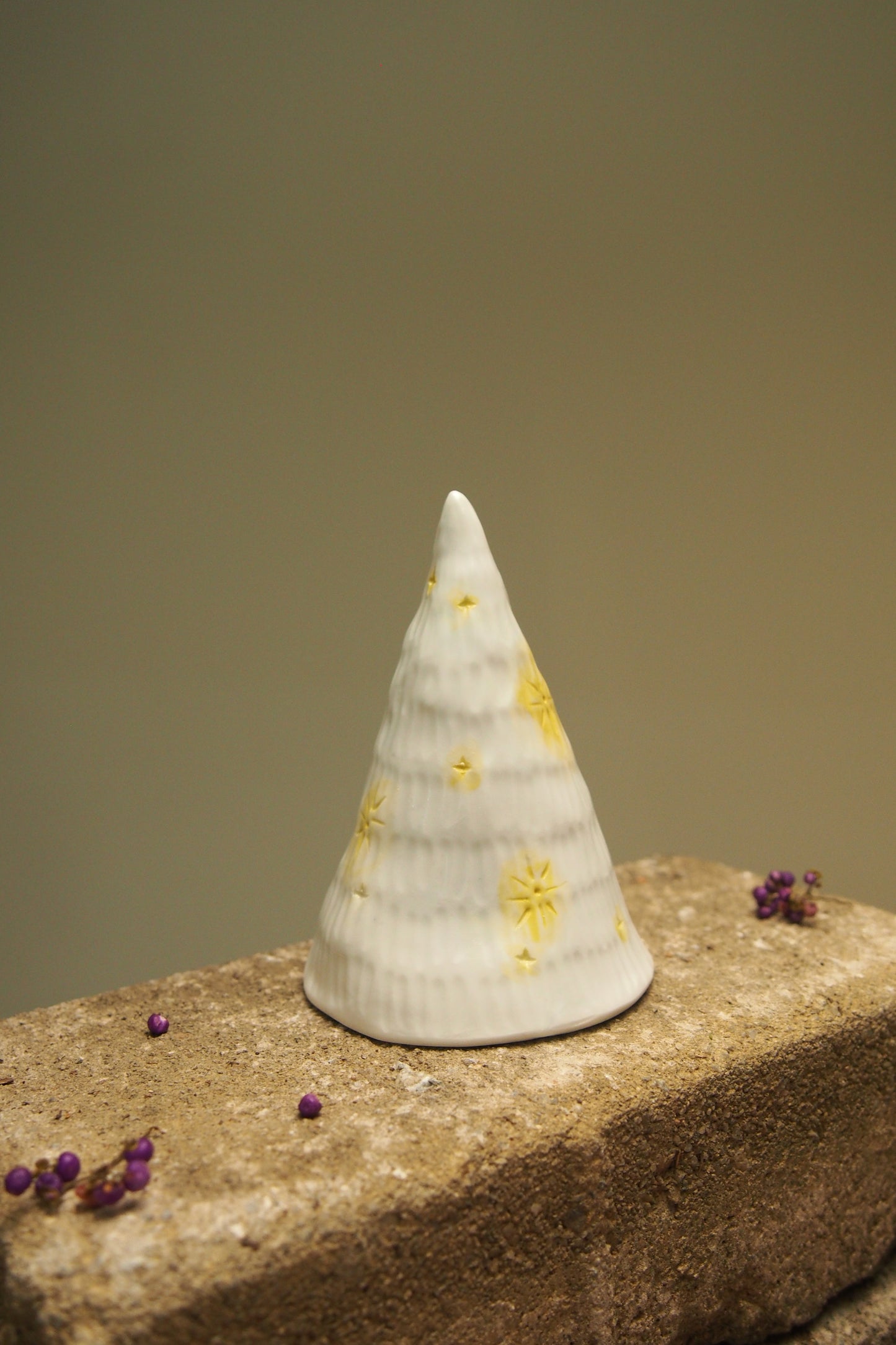 Stars: Carved porcelain Christmas tree