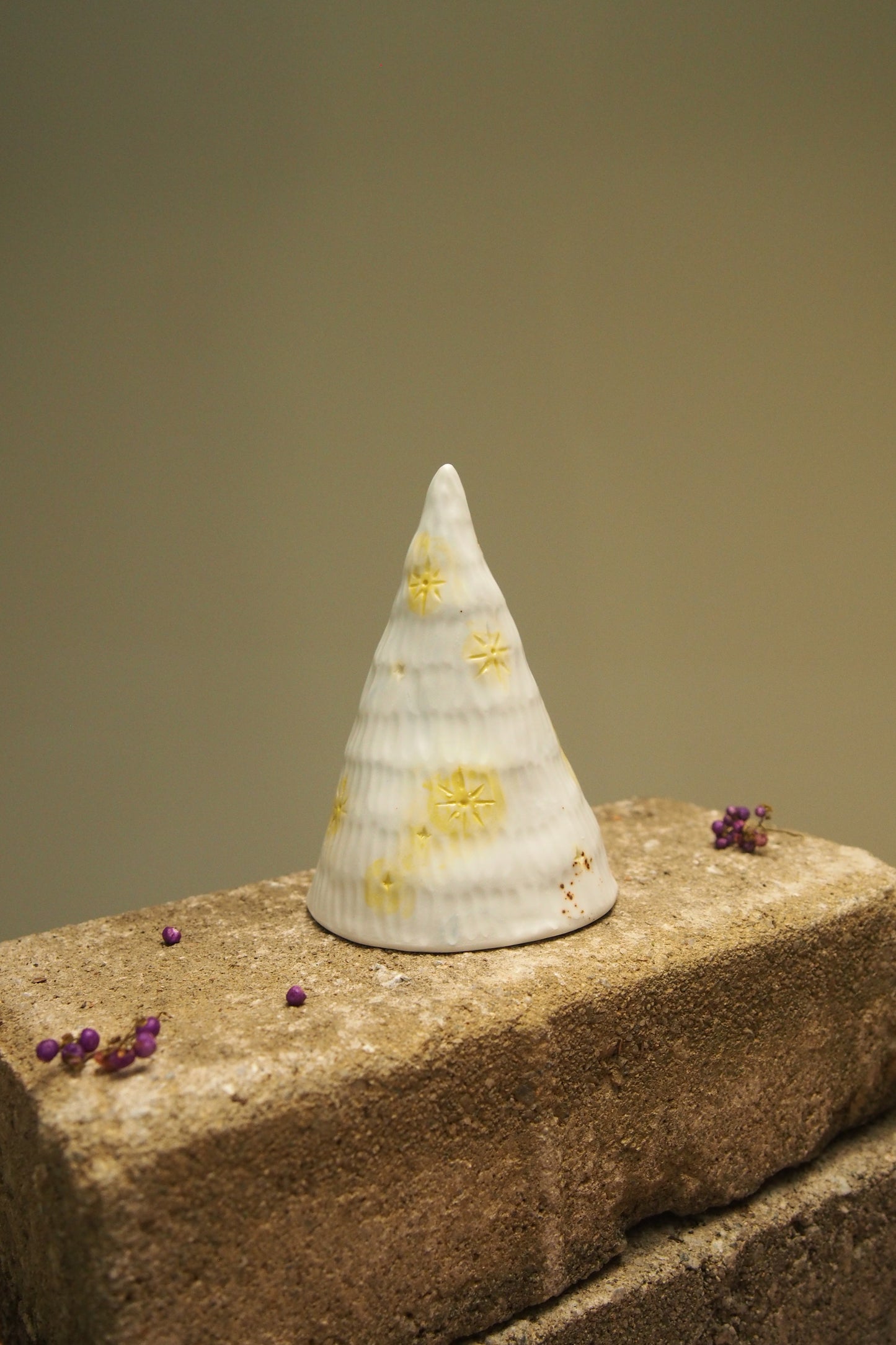 Stars: Carved porcelain Christmas tree