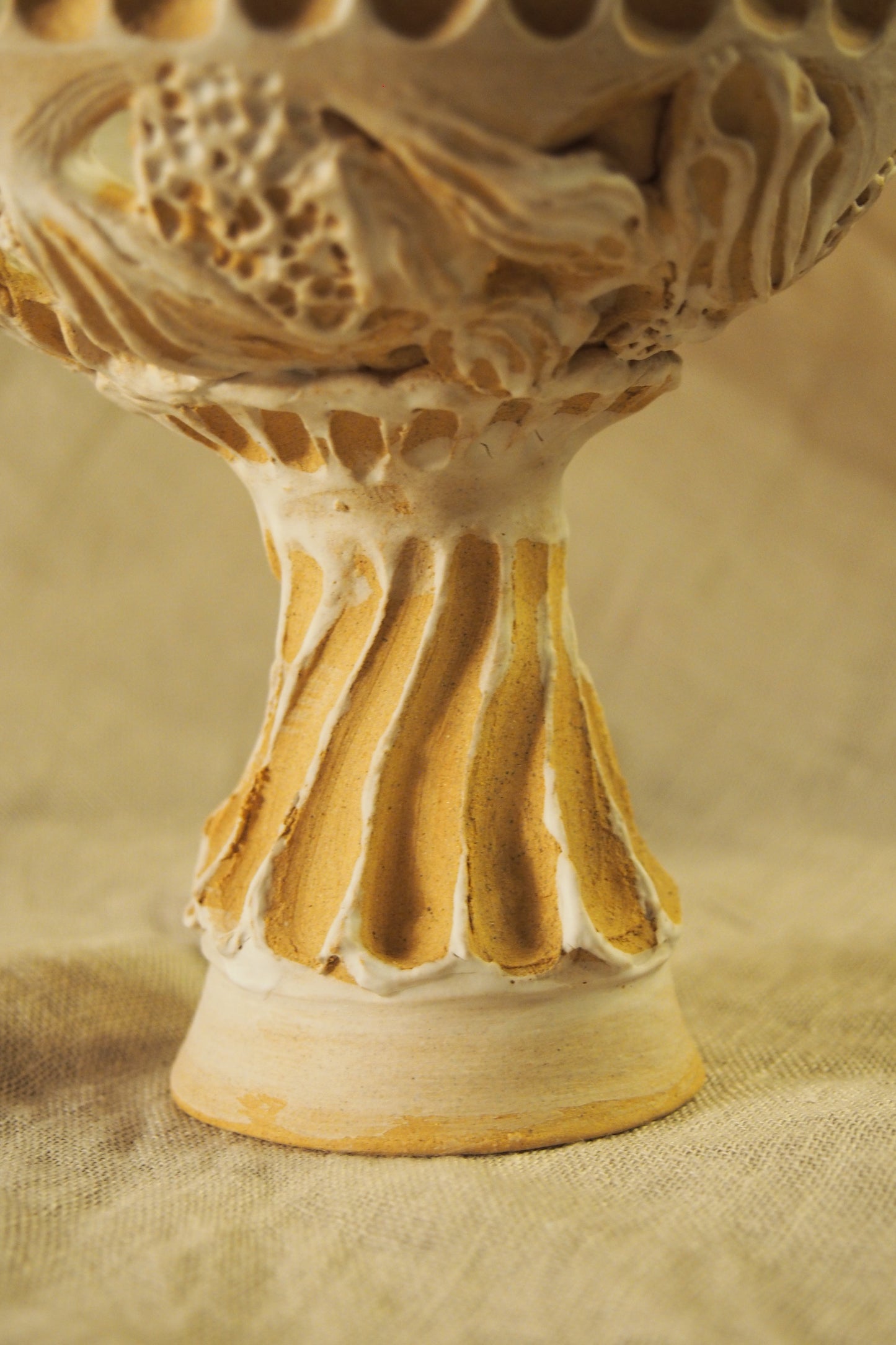 Echo III, ceramic sculpture
